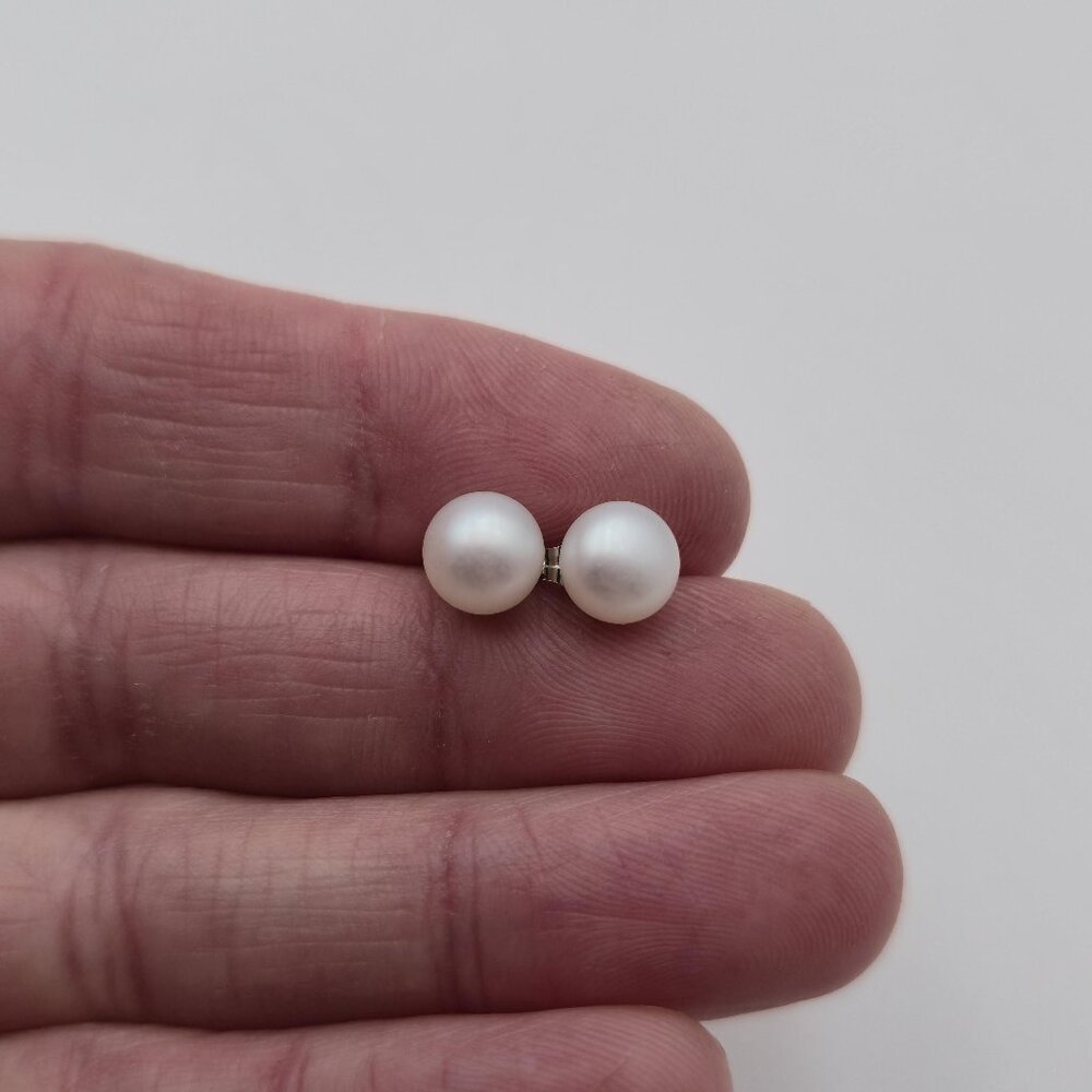 Sterling Silver White Pearl Stud Earrings A3978